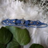 Bracelet fin macramé perle terre cuite peinte bleu